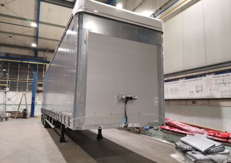 382 - Návěs valníkový dvouosý NVK30M